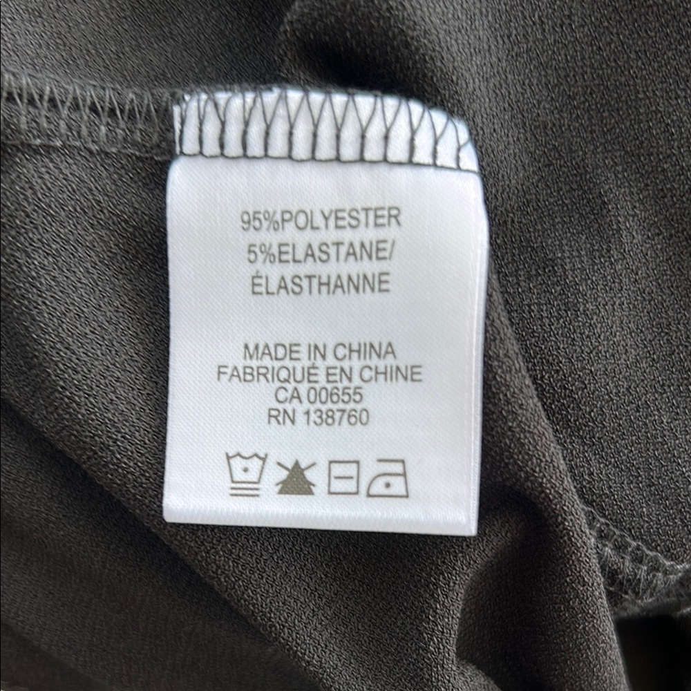 Button Front Capri Jumpsuit - Picture 7 of 8
